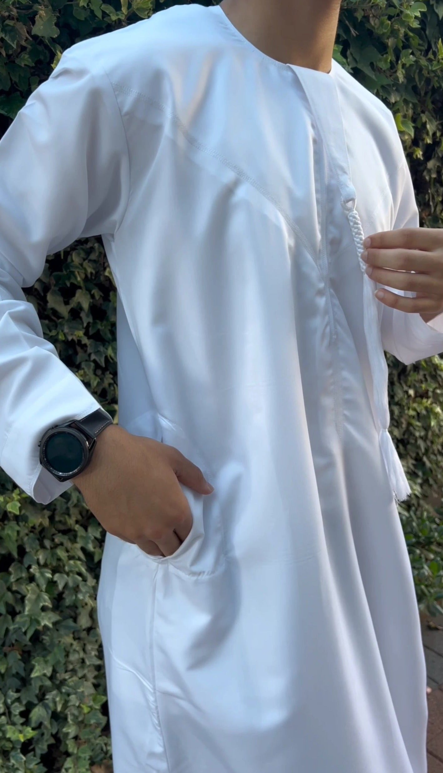 emirati mens thobe white